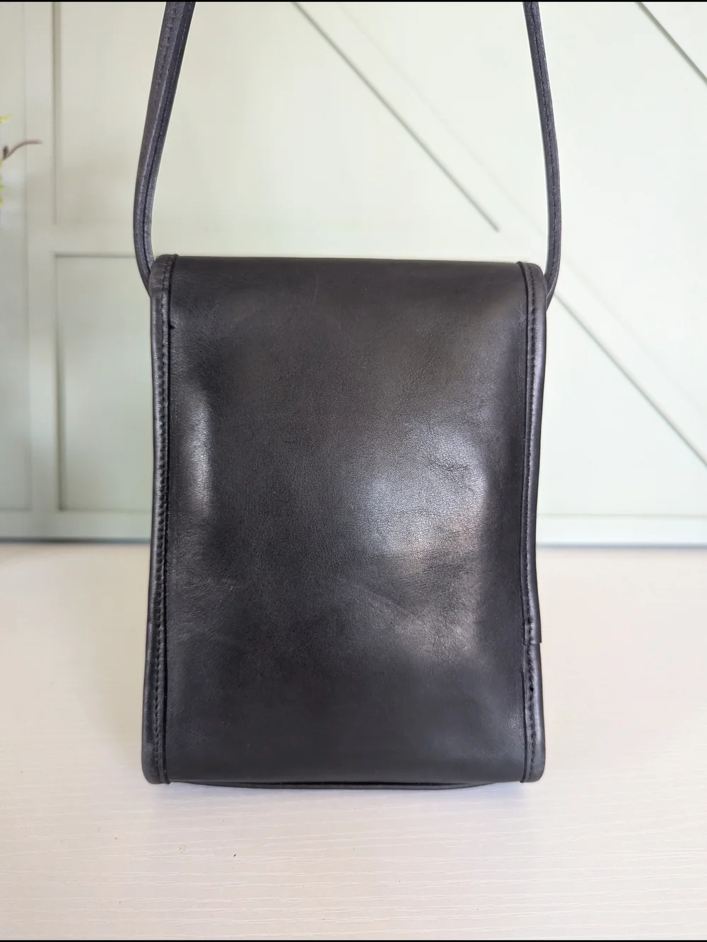 classic Vintage Coach Scooter Bag, a highly popular crossbody silhouette